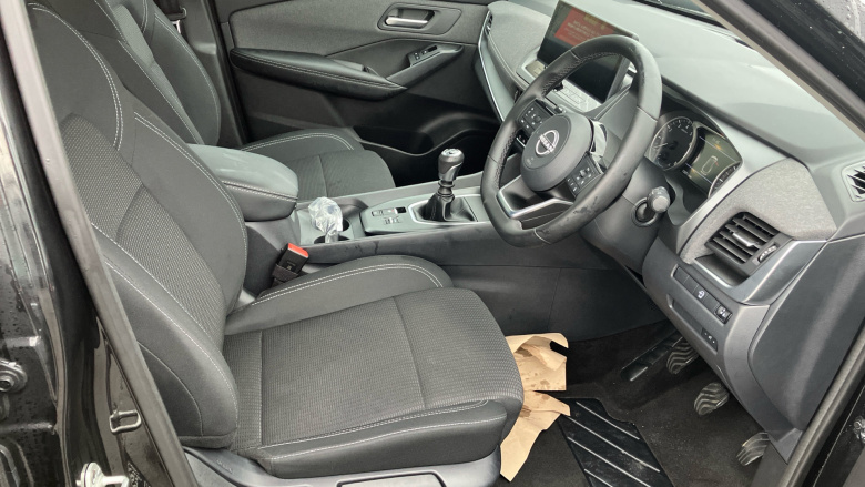 Nissan Qashqai 1.3 DiG-T MH Acenta Premium 5dr Petrol Hatchback